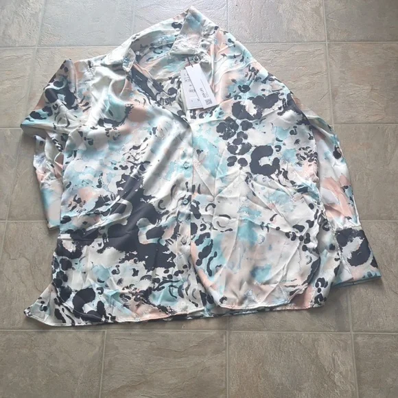 Colorful blouse - Picture 1 of 8